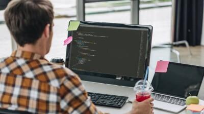 Цифрлық Қазақстан: IT-салаға 187 мыңнан астам маман жұмылдырылды