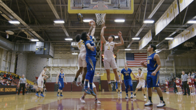 Алматыда Джефф Харасимовичтің Alaskan Nets деректі фильмінің көрсетілімі болды