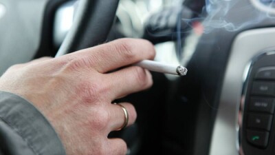 Бала отырған көлікте темекі тартқан азаматтарға айыппұл салынады