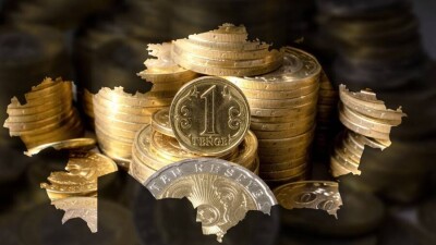 Экономист: Ұлттық қорға қол салып, қарызға бату дұрыс емес