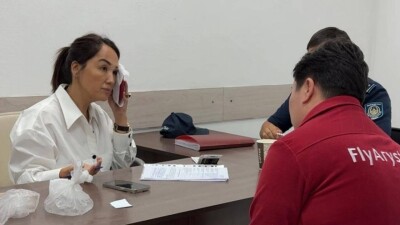 Журналист Ләйлә Сұлтанқызы FlyArystan әуе компаниясына полицияға шағым түсірді