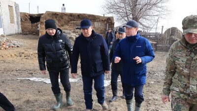 Қанат Бозымбаев Қостанайдағы жағдай туралы: Аймақтарды қалпына келтіруге қажетті ресурстар бөлінеді
