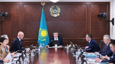 Олжас Бектенов: Үкімет бюджет-салық және тариф саясаты реформалары бойынша жаңа тәсілдер әзірлеуде