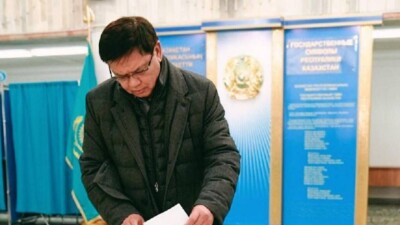 Қазақстан Халық партиясының төрағасы Ермұхамет Ертісбаев сайлауда дауыс берді