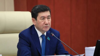 Қошанов: Біз конституциялық өзгерістерді жүзеге асыру кезеңіне көшеміз