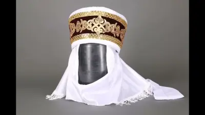 Ақтөбеде ақ кимешекті әже автобус жүргізді