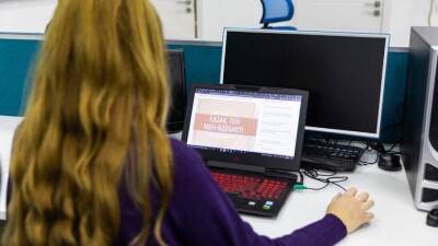Шетелдегі қандастарға қазақ тілін тегін үйрететін онлайн курс басталды