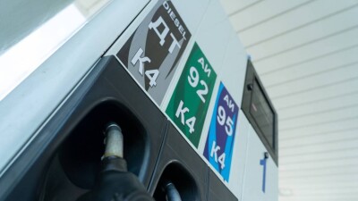 Бензин мен дизельді Қазақстаннан көлікпен әкетуге салынған тыйым тағы жарты жылға ұзарады