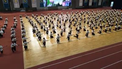 Жарты миллион қазақстандық бала бір мезгілде көпшілікке танымал күйлерді орындады