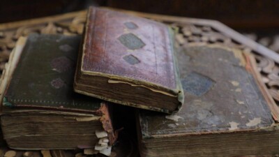 Өзбекстанда Әбу Насыр әл-Фарабидің көне кітаптары табылды. Фото