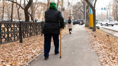 ҚХП әйелдерді зейнет демалысына 58 жаста шығаруды ұсынды