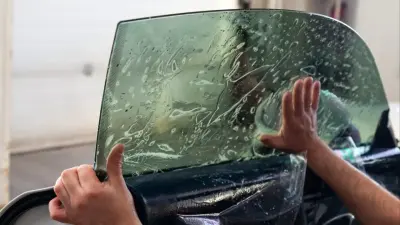 Көлік терезесін қараңғылауға ақылы рұқсат беру: Жұманғарин 4 сөйлеммен жауап берді 