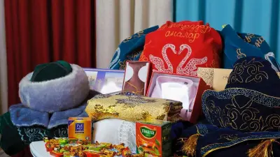 Құдалыққа шенді-шекпенділерді қосу бәсеке айналды