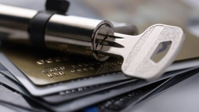 300 көлік, 26 пәтер, 3 млрд теңге. Маңғыстауда 700 адам Plus Capital қаржылық ұйымына алданған
