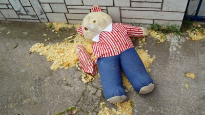 "Анаңа айтсаң, аямаймын". Зорлық көрген балалардың құқығын кім қорғайды?