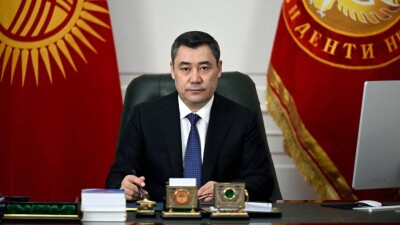 "Тәртіп қатаң болады". Садыр Жапаров Бішкектегі дүрбелеңге қатысты үндеу жасады