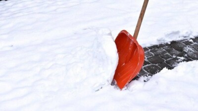 Астанада ер азаматтар мектеп ауласының қарын күреу бойынша челлендж бастады