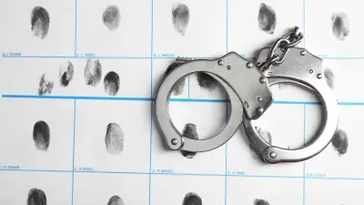 Шымкент жастар театрының басшылығы 136 млн теңге жымқырып, пәтер мен көлік сатып алған