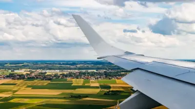 Мамырда әлемде жолаушылар мен жүк тасымалына сұраныс өсті