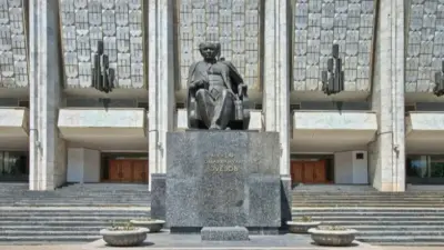 Мәдениет министрлігі Әуезов театрын қайта құру жұмыстары тоқтағаны туралы ақпаратты жоққа шығарды