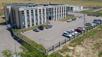 Скляр: Үкімет көліктердің тұрақта тегін тұру уақытын ұзартуды қарастырады