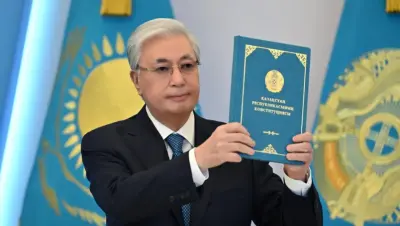 Президент Қазақстанның жаңа Конституциясы туралы жарлыққа қол қойды