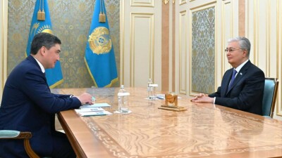 Қасым-Жомарт Тоқаев Үкімет басшысы Олжас Бектеновті қабылдады