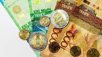 Экономист теңге құнының төмендемей, осы қалпын сақтайтынын болжады