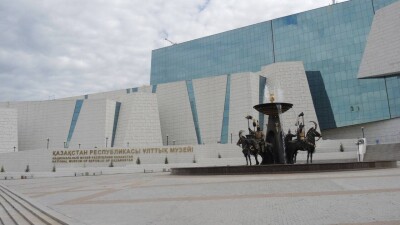 Ұлттық музейдегі жаңа көрме: Отырар жәдігерлерімен танысуға болады