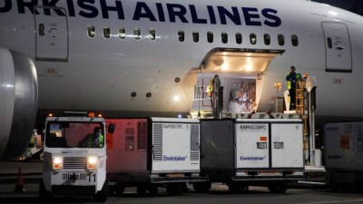 Қытайлық CoronaVac вакцинасының алғашқы партиясы Қазақстанға келді