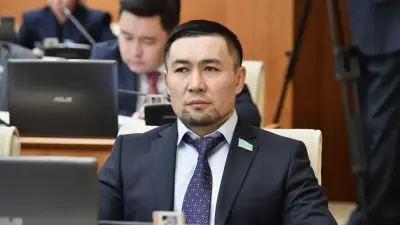 Депутат мәжіліс төрінде анасын туған күнімен құттықтап, желіде сынға қалды