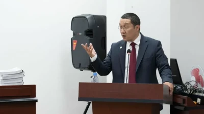 Қуандық Бишімбаевтың қорғаушысы марапатталды. Медальді Нүкеновтер отбасының адвокаты табыс етті