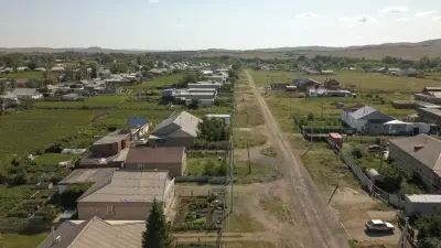 "Дипломмен – ауылға": Сенатор жоба қатысушылары ауылда 3 жыл болу міндетін орындамайтынын сынға алды