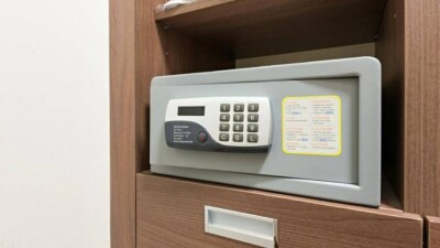 Елордада қару-жарақты сейфімен қосып ұрлаған
