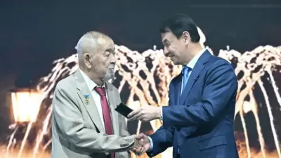 Жүрсін Ерман Қазақстанның Халық жазушысы атанды