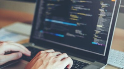 Студенттер арасында бағдарламалау байқауы өтеді