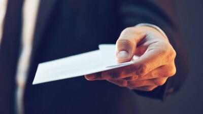 Ақтөбе облысында мектеп басшысы 600 мың теңге пара алды деген күдікпен ұсталды