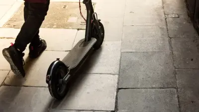 Jet сағатына 80 шақырымға жуық жылдамдықпен жүрген электр самокатшыларға қатысты мәлімдеме жасады