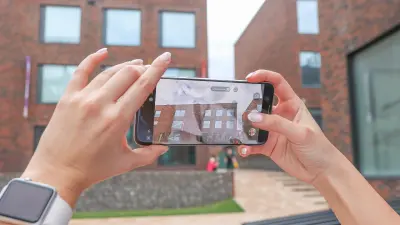 Жасанды интеллект және көзге күтім. Cәуірде қандай смартфондарды сатып алуға болады
