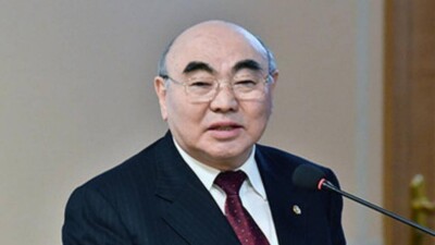 Асқар Ақаевқа экс-президент мәртебесін қайтару: Қырғыз парламентінің комитеті комиссия құрудан бас тартты