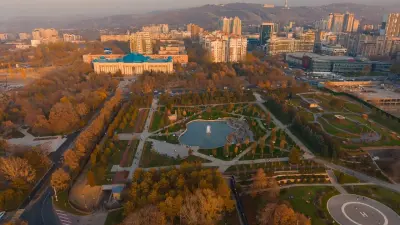 Алматыда бұрынғы президент резиденциясының орнында жаңа саябақ ашылды