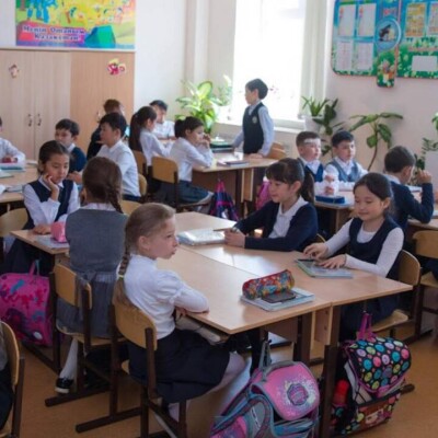 Қаламгер: Бастауыш сыныптарда таза қазақ тілі оқытылса – дұрыс болады 