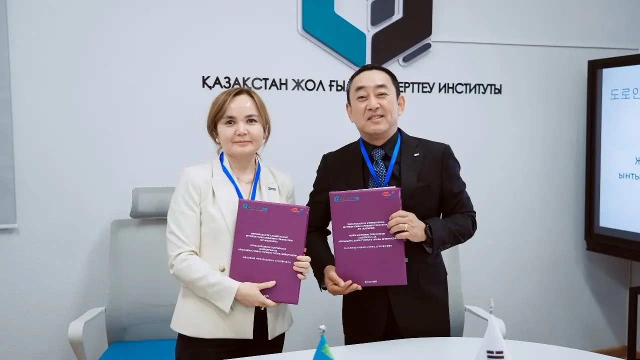 Арман Алибаева және Нам-Мин Чо. Фото: Қазақстан жол ғылыми-зерттеу институты