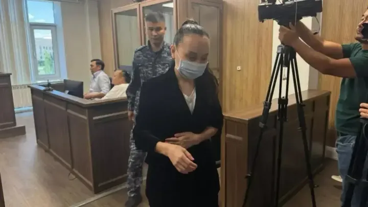 Прокурор Перизат Қайратты 10 жылға бас бостандығынан айыруды сұрады