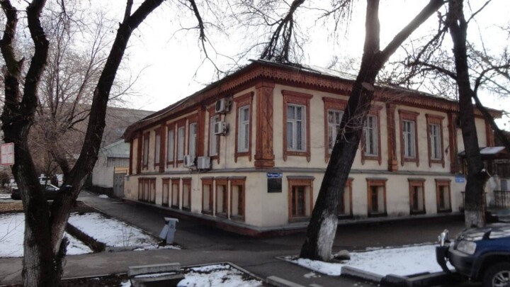 Алматыда 123 жыл тарихы бар ғимарат неге бұзылып жатыр?