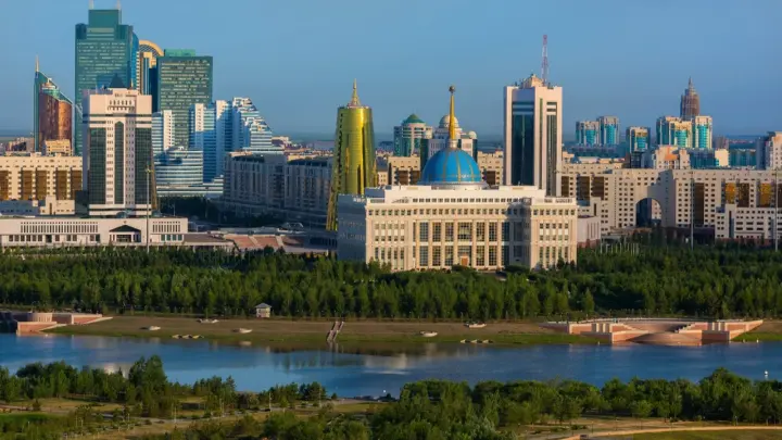"Егемен еліміздің жүрегі". Тоқаев қазақстандықтарды Астана күнімен құттықтады