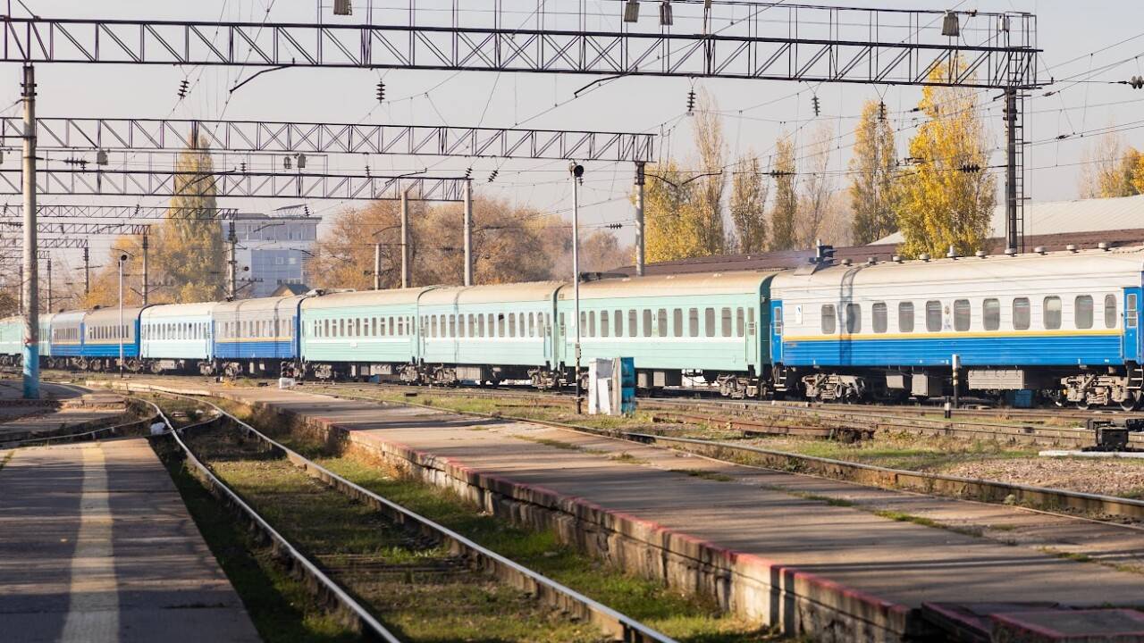 ҚТЖ Алматы мен Атырау арасында тағы бір қосымша рейсті жолға шығарады