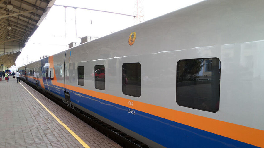 Маусымнан бастап "Тальго" вагондарынан құралған төрт коммерциялық пойыз қатынайды