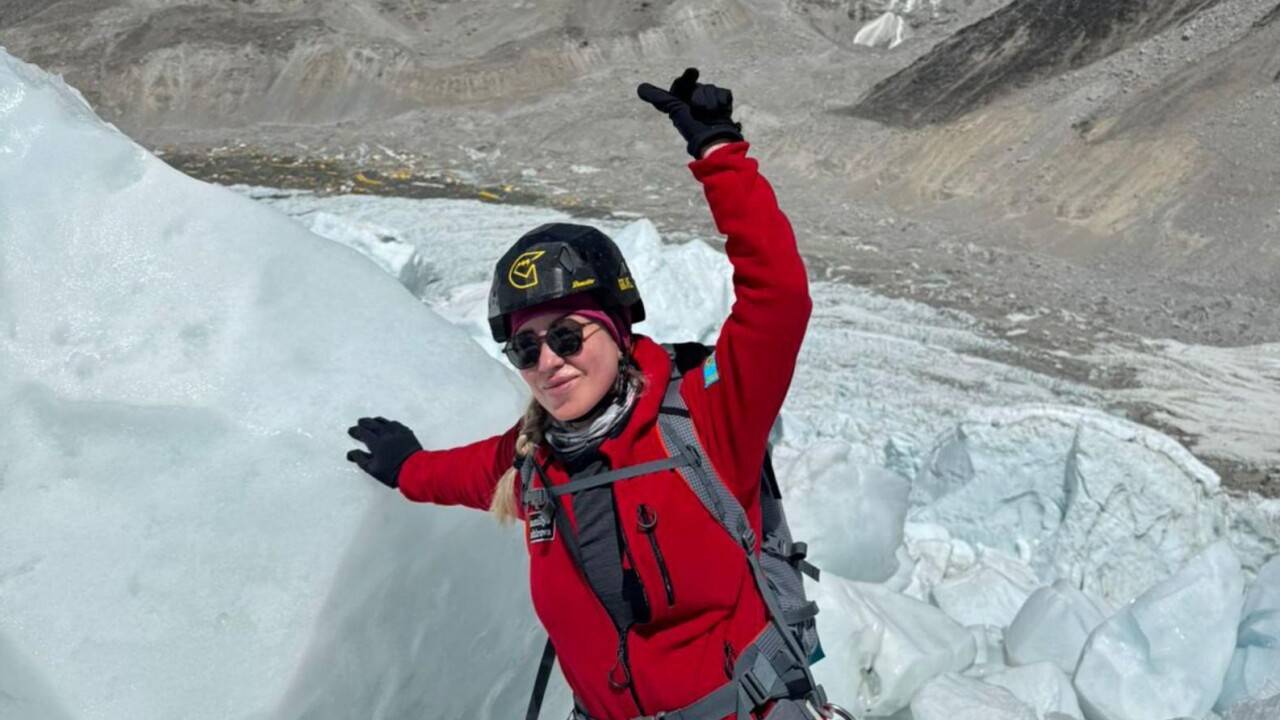 Жәмилә Башированың Эверест шыңына көтерілу кезіндегі суреті. Фотоны Жәмила Баширова ұсынды