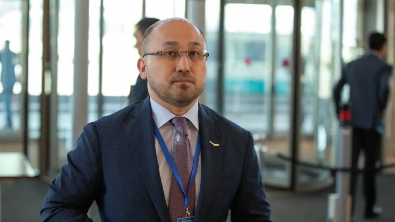 Дәурен Абаев: Қазақстандықтар әлі де Ресейді достас ел деп санайды